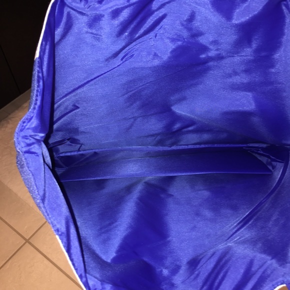 Estée Lauder Harper’s Bazaar shoulder tote, NWOT - Picture 2 of 2